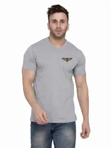 BEYOU FASHION Men V-Neck Solid Slim Fit T-shirt