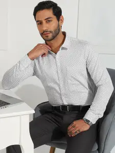 INVICTUS Classic Checked Spread Collar Pure Cotton Formal Shirt