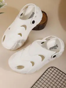 The Roadster Lifestyle Co. Men Comfortable Clogs