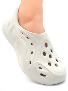 HRX by Hrithik Roshan Men Self Design Clogs