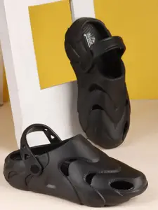 The Roadster Lifestyle Co. Men Comfortable Clogs