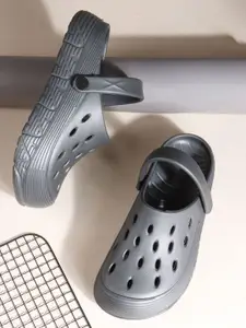 The Roadster Lifestyle Co Men Comfortable Clogs