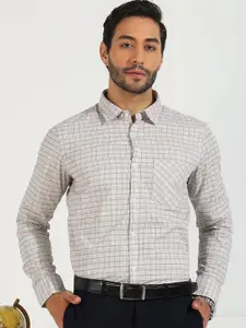 INVICTUS Classic Checked Spread Collar Pure Cotton Formal Shirt