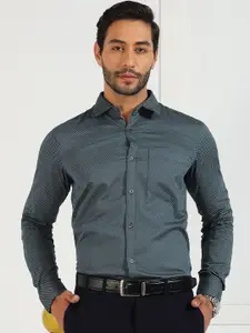 INVICTUS Classic Geometric Printed Spread Collar Pure Cotton Formal Shirt