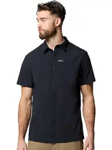 Columbia Spread Collar Short Sleeves Shirt