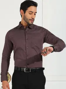 INVICTUS Classic Geometric Printed Spread Collar Pure Cotton Formal Shirt