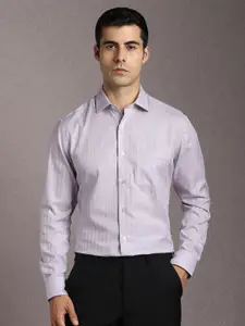 Louis Philippe Men Vertical Striped Spread Collar Cotton Formal Shirt