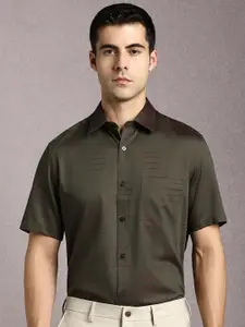 Louis Philippe Textured Spread Collar Pure Cotton Formal Shirt