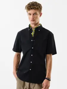 Snitch Button-Down Collar Slim Fit Pure Cotton Casual Shirt