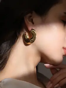 SOHI Set Of 2 Gold-Plated Circular & Heart Shaped Simplicity Studs & Hoop Earrings