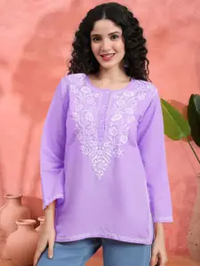 PARAMOUNT CHIKAN Floral Embroidered Chikankari Kurti