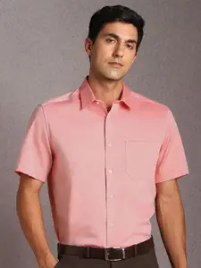 Louis Philippe Men Solid Spread Collar Cotton Formal Shirt