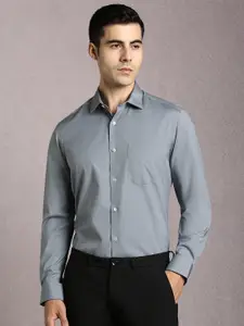 Louis Philippe Spread Collar Formal Shirt