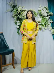 PAYAL CREATION Women Floral Embroidered Co-Ord Set With Shrug