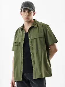 Snitch Men Solid Casual Shirt