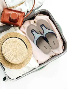 Mochi Women Flatform Sandals