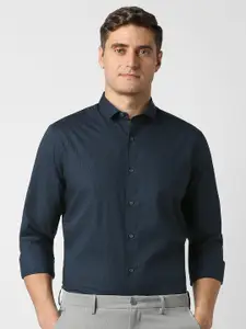 Peter England Men Textured Spread Collar Formal Shirt