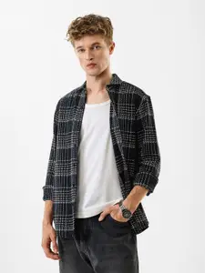 Snitch Slim Fit Checked Casual Shirt