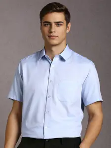 Louis Philippe Spread Collar Cotton Formal Shirt