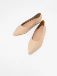 Forever Glam by Pantaloons Women Textured Core M Pointed Toe Flats