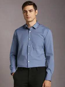 Louis Philippe Spread Collar Cotton Formal Shirt