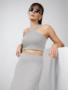 The Roadster Lifestyle Co. Women Solid Textured Cross Shoulder Straps Crop Top