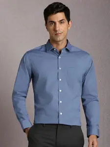 Louis Philippe Men Solid Spread Collar Formal Shirt