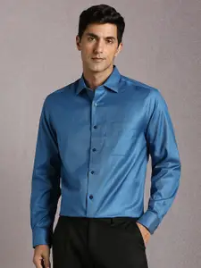 Louis Philippe Spread Collar Cotton Formal Shirt