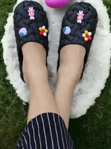 Kook N Keech Women Rubber Sliders