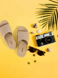 Mochi Women Open Toe Flats