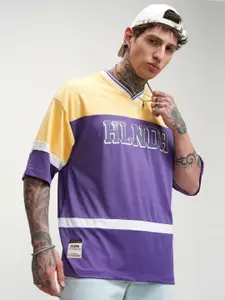 HIGHLANDER Men Varsity Printed V-Neck T-shirt