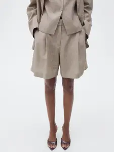 MANGO Women Pin Stripes Low-Rise Wide leg Fit Bermuda Shorts with Front-Pleats