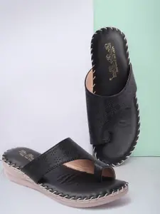 BIG BIRD FOOTWEAR Women Wedge Heel Sandals