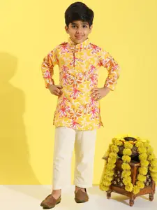 Cutiekins Boys Floral Printed Regular Kurta with Pyjamas