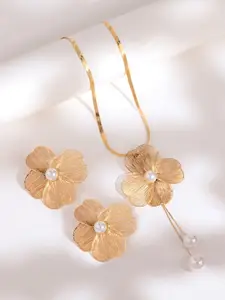 Voylla Blume Pearl Petal Drop Pendant Set