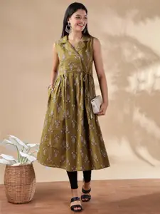 Anouk Paisley Printed Lapel Collar Sleeveless A-Line Kurta