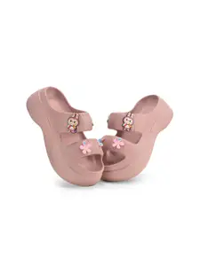 BEONZA Women Self Design Sliders