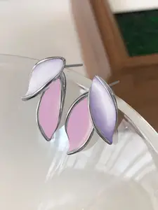 VAGHBHATT Silver-Plated Leaf Shaped Enamelled Studs