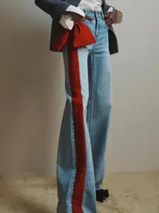 bebe Women Relaxed Fit Mid-Rise Clean Look Light Fade Non Stretchable Jeans