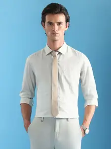 Arrow Men Slim Fit Geometric Printed Spread Collar Formal Shirt