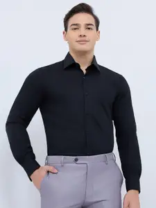 Raymond Men Solid Spread Collar Cotton Formal Shirt