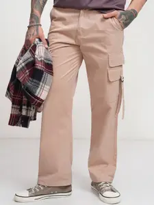 HIGHLANDER Men Straight Fit Mid-Rise Cotton Cargos Trousers