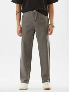 Snitch Men Textured Slim Fit Mid-Rise Trouser