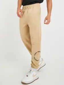 Styli Men Heavy Fleece Placement Print Oversized Jogger