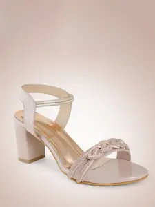 DressBerry Women Block Sandals