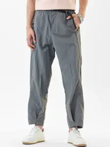 Snitch Men Solid Mid-Rise Relaxed Fit Cargos Trousers