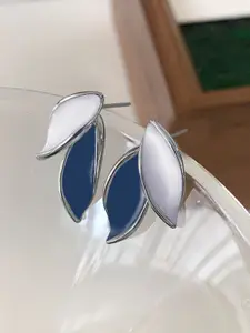 VAGHBHATT Silver-Plated Leaf Shaped Enamelled Studs