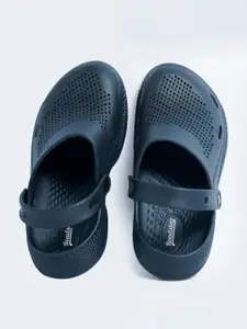 The Roadster Lifestyle Co Men Self Design Clogs