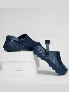 The Roadster Lifestyle Co Men Self Design Clogs