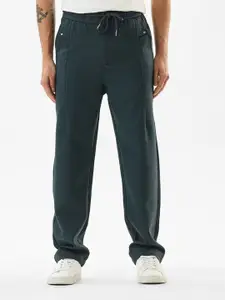 Snitch Men Regular Fit Mid-Rise Textured Trousers